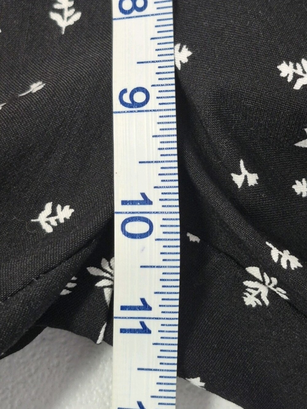 GRACE The Perfect Fit– Black & White Floral Stretch Leggings – Women's M - Picture 8 of 10